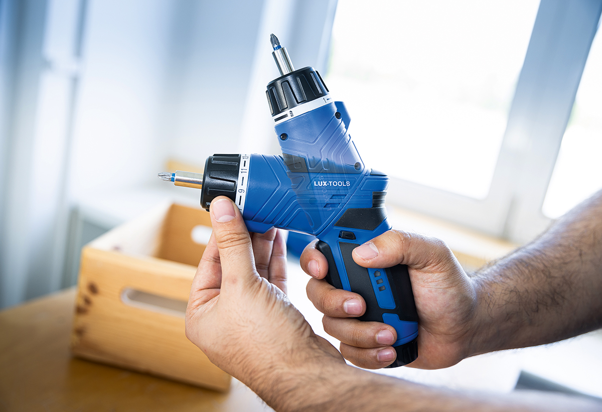 Απεικονίζεται η προσαρμογή του εργαλείου.